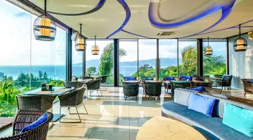 Crest Resort & Pool Villas