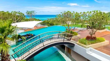 CREST RESORT & POOL VILLAS