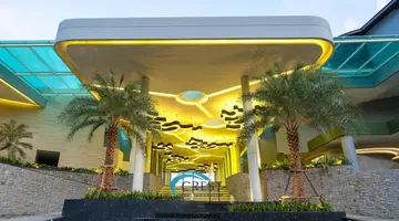CREST RESORT & POOL VILLAS
