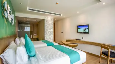 CREST RESORT & POOL VILLAS