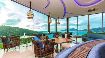 Crest Resort & Pool Villas