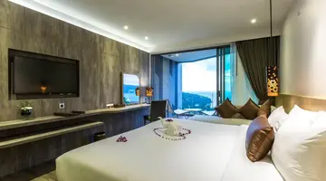 CREST RESORT & POOL VILLAS