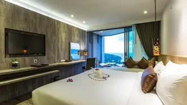 CREST RESORT & POOL VILLAS