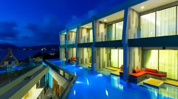 CREST RESORT & POOL VILLAS