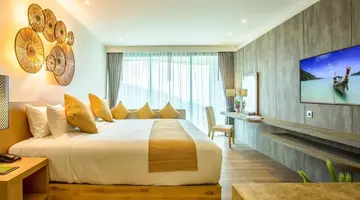 CREST RESORT & POOL VILLAS