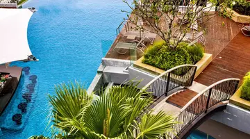 Crest Resort & Pool Villas