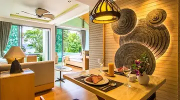 CREST RESORT & POOL VILLAS