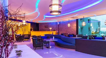 Crest Resort & Pool Villas