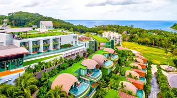 Crest Resort & Pool Villas