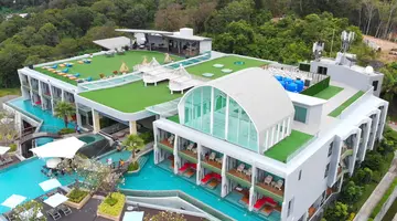 CREST RESORT & POOL VILLAS