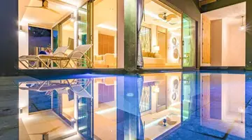 CREST RESORT & POOL VILLAS