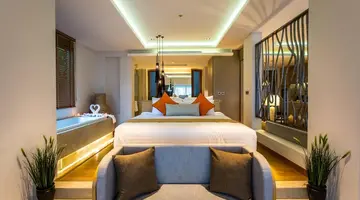 CREST RESORT & POOL VILLAS