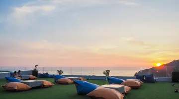 CREST RESORT & POOL VILLAS