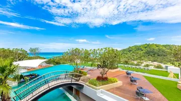 CREST RESORT & POOL VILLAS