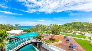 CREST RESORT & POOL VILLAS
