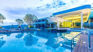 CREST RESORT & POOL VILLAS