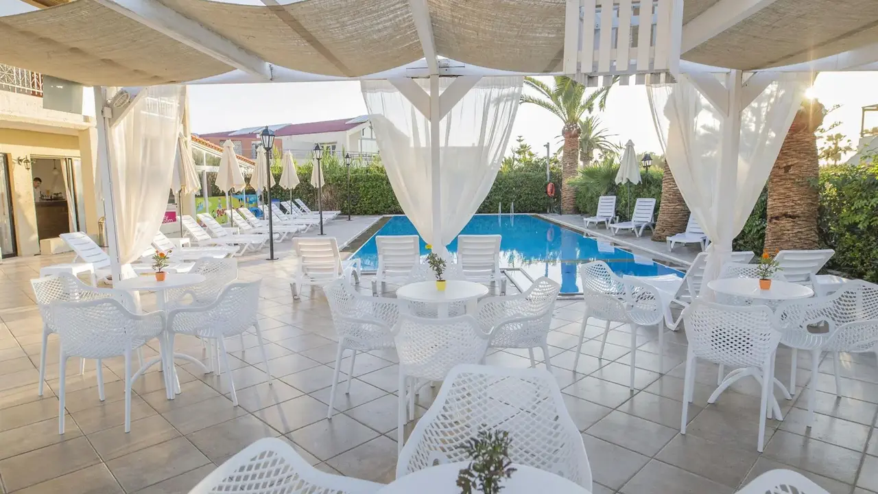 Creta Aquamarine (Ex.Creta Residence)