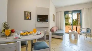Creta Palm