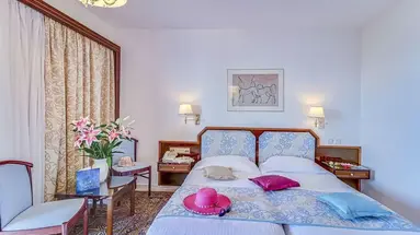CRETA ROYAL