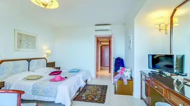 CRETA ROYAL