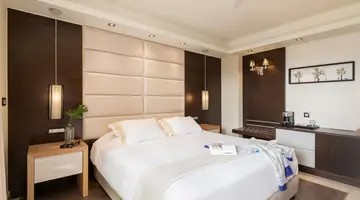 CRETAN DREAM ROYAL