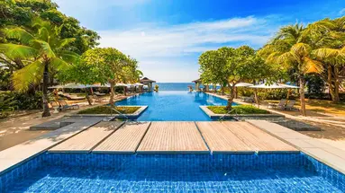 Crimson Resort & Spa Mactan