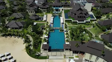Crimson Resort & Spa Mactan