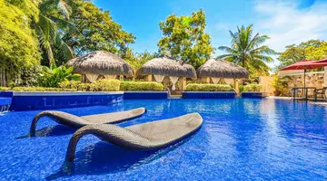 Crimson Resort & Spa Mactan