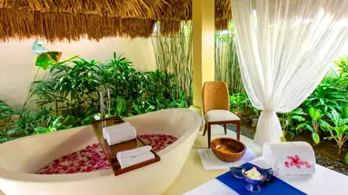 Crimson Resort & Spa Mactan