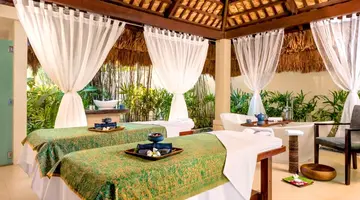 Crimson Resort & Spa Mactan