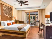 Crimson Resort & Spa Mactan