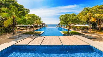 Crimson Resort & Spa Mactan