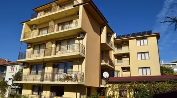 Cris Family Hotel