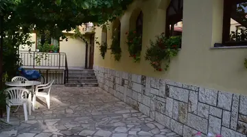 Cris Family Hotel