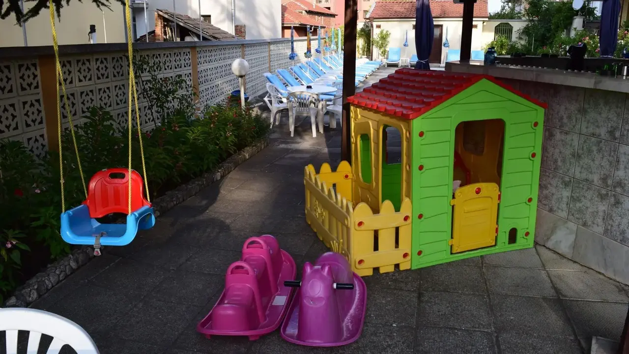 Cris Family Hotel