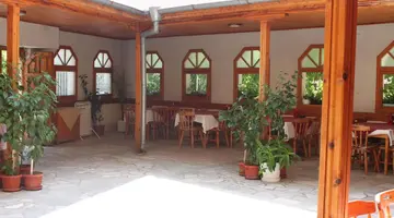Cris Family Hotel