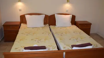 Cris Family Hotel