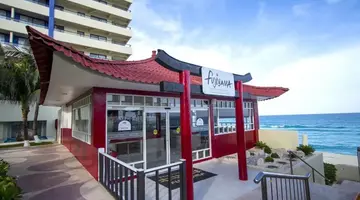 Crown Paradise Club Cancun