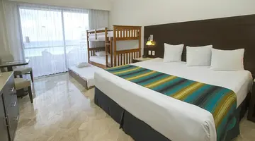 Crown Paradise Club Cancun