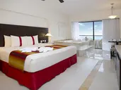 Crown Paradise Club Cancun