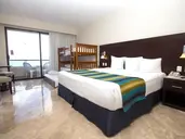 Crown Paradise Club Cancun