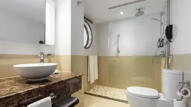 Crowne Plaza Muscat