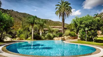 CRUCCURIS HOTEL RESORT