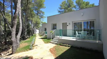 Crvena Luka Resort
