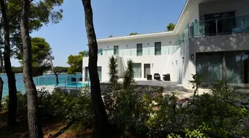 Crvena Luka Resort
