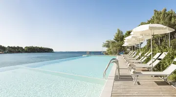 Crvena Luka Resort