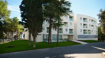 Crvena Luka Resort