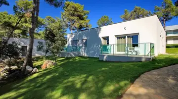 Crvena Luka Resort