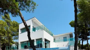 Crvena Luka Resort