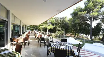 Crvena Luka Resort